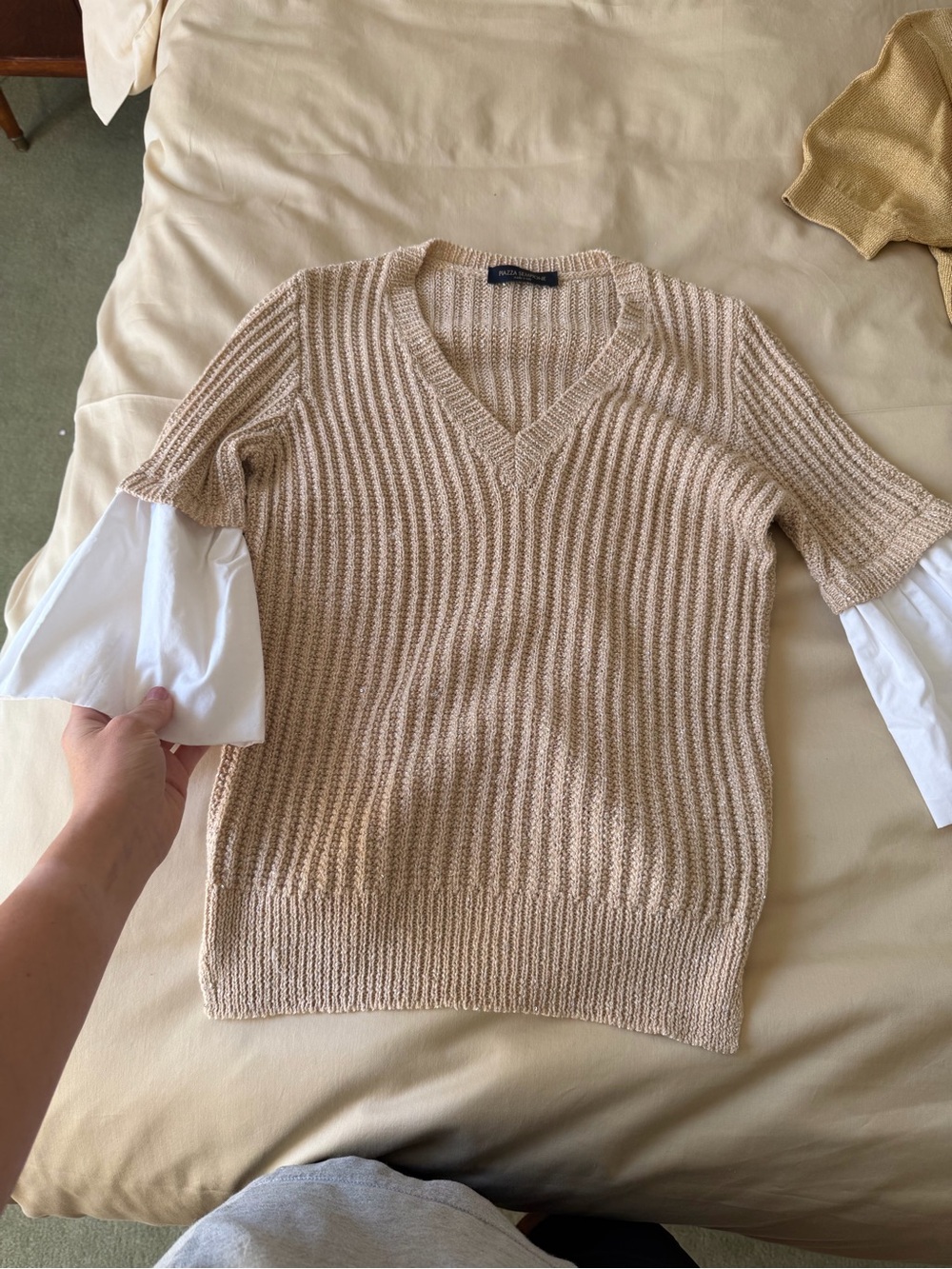 🗽Piazza Sempione Beige V-Neck Ribbed Sweater with White Sleeve Panels